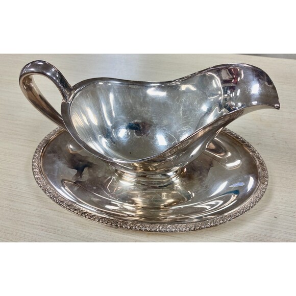 WM Rogers Silverplate Gravy Sauce Boat With Attached Tray Avon 3613 - Picture 4 of 9